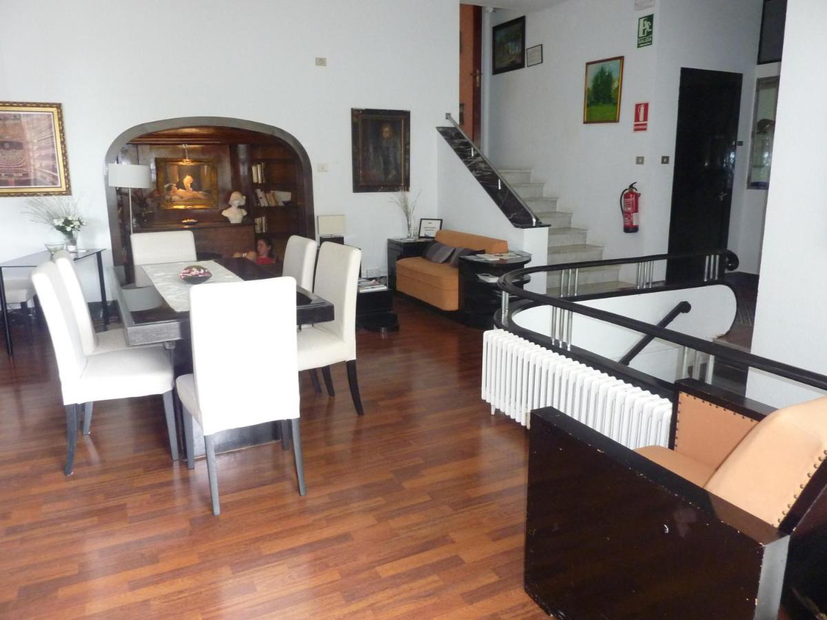 Casa Vilaro Park Guell Βαρκελώνη Εξωτερικό φωτογραφία