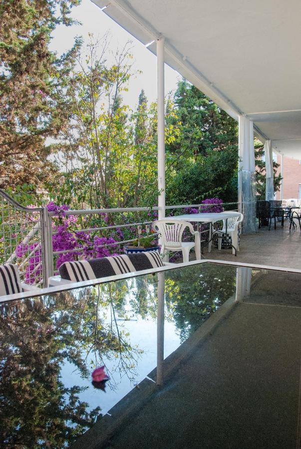Casa Vilaro Park Guell Βαρκελώνη Εξωτερικό φωτογραφία